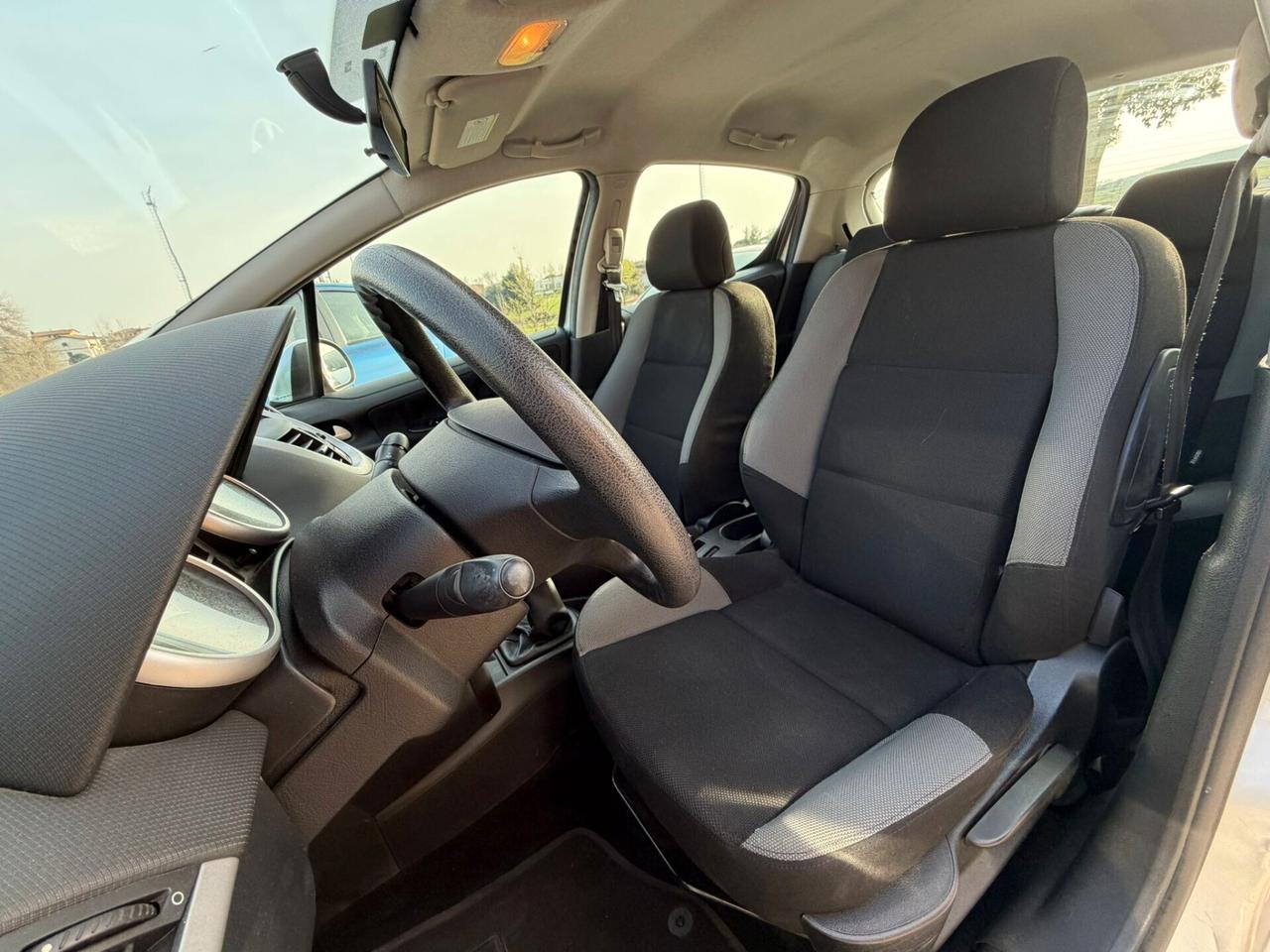 Peugeot 207 SOLO 60.000 KM OK NEOPATENTATI