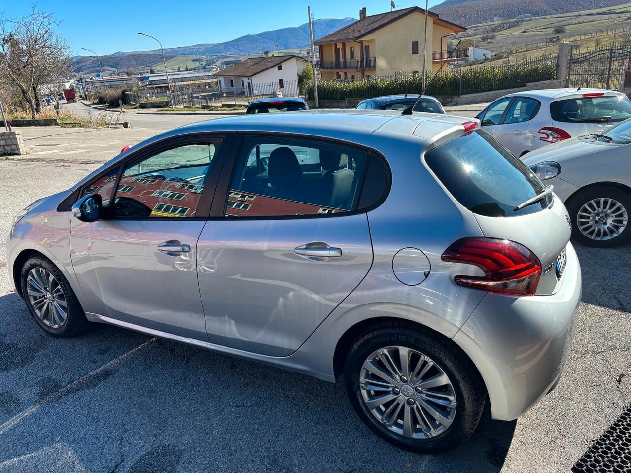 Peugeot 208 BlueHDi 75 5 porte Allure