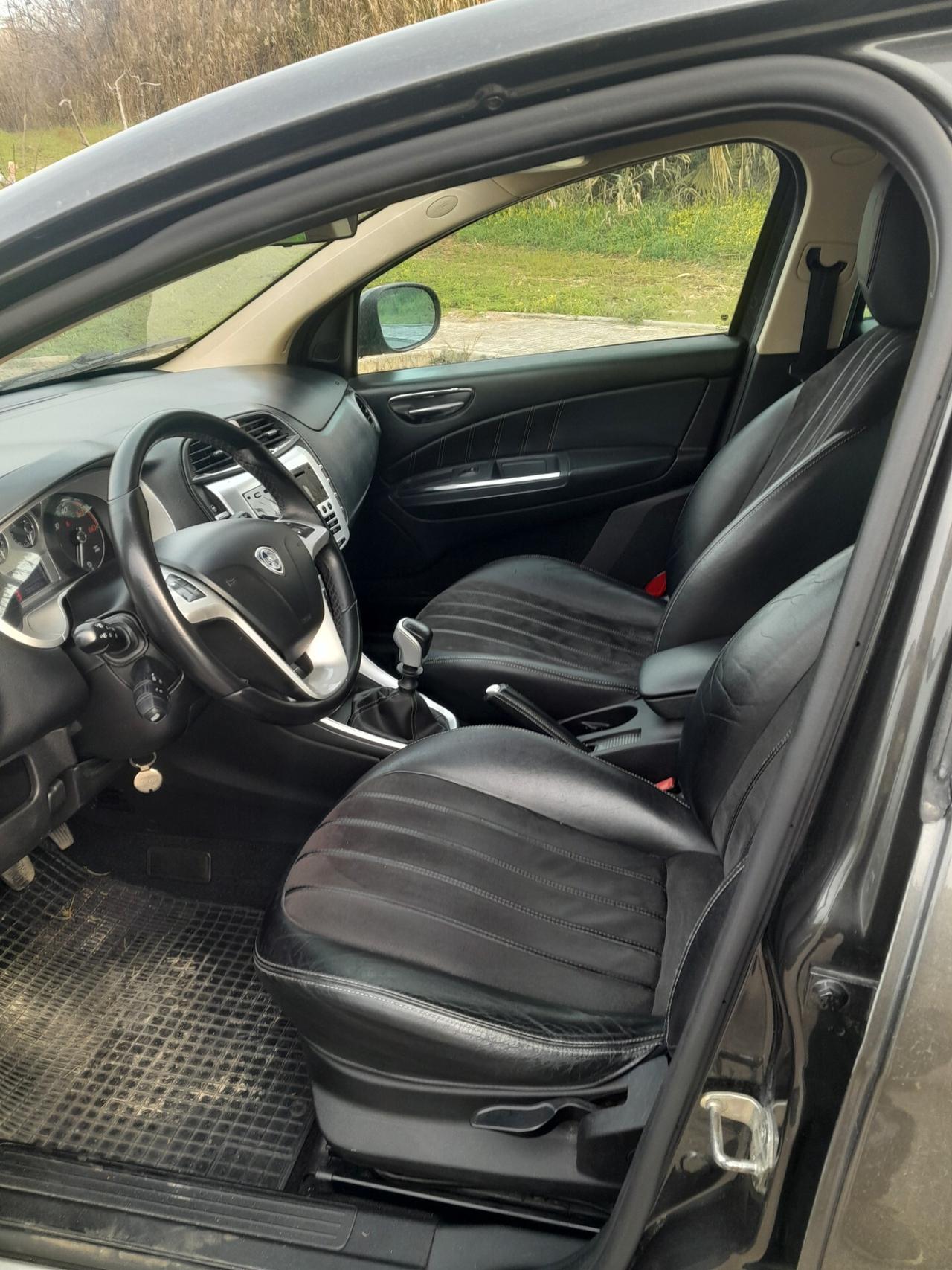 Lancia Delta 1.6 MJT DPF Gold