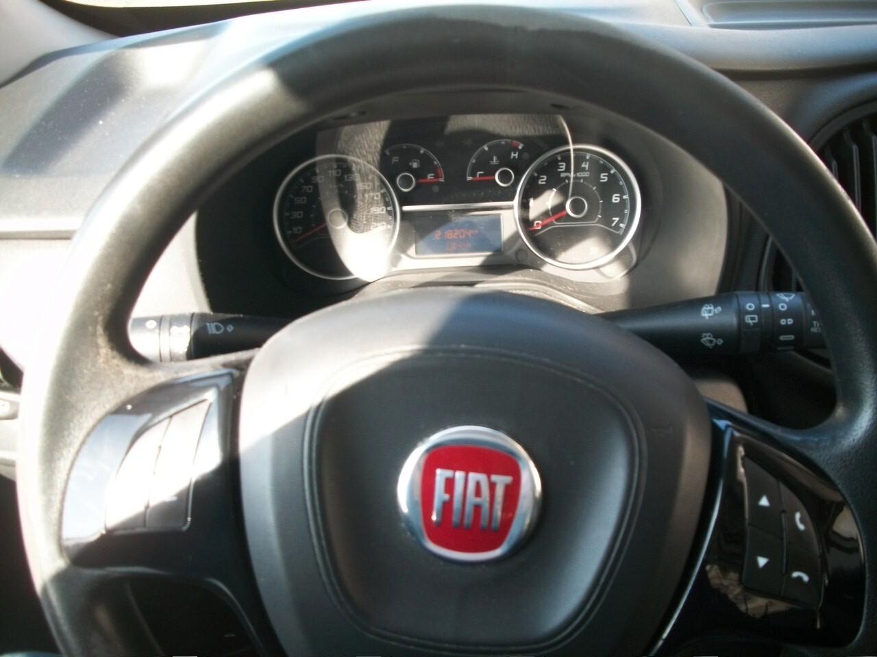 Fiat DOBLO IMMAT 28/ /07/2017 CC 1598 TDI EURO 06 DUE PORTE LATERALI EURO 7990,00 COMPRESO IVA SU FATTURA PIU PASSAGGIOPASSO LUNGO