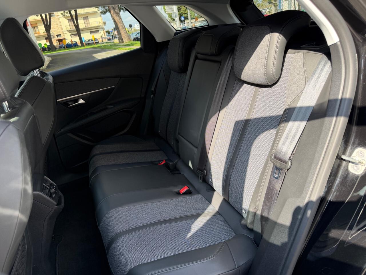 Peugeot 3008 BlueHDi 130 S&S Allure