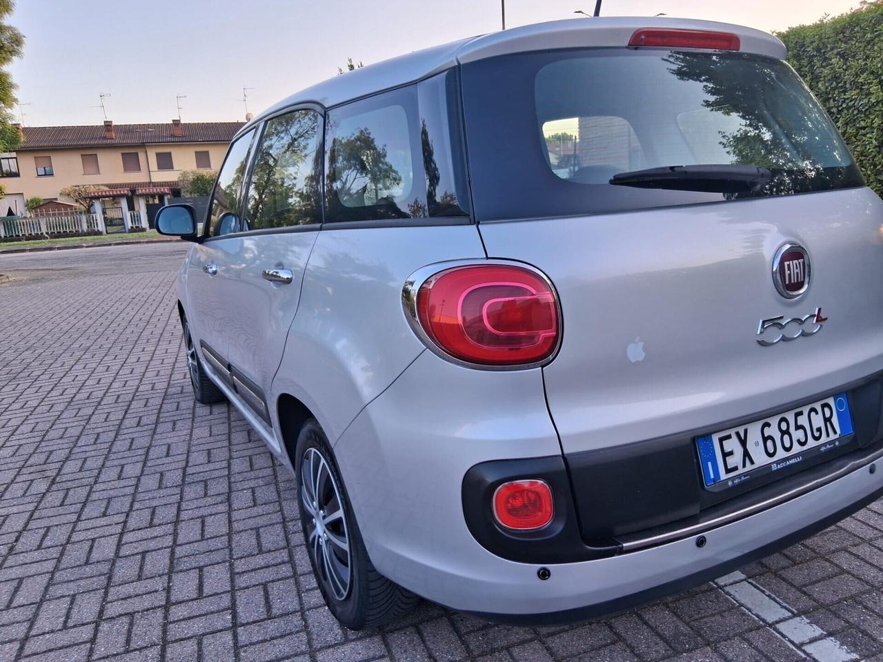 Fiat 500L. LIVING 1.6 Multijet 120 CV Lounge..CELL 320 147 1147 WUATSAPP