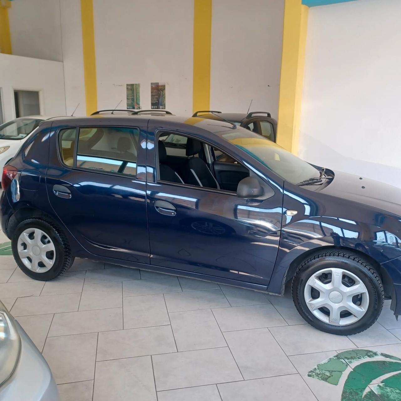 134188KM SANDERO GPL DI FABBRICA PERFETTA