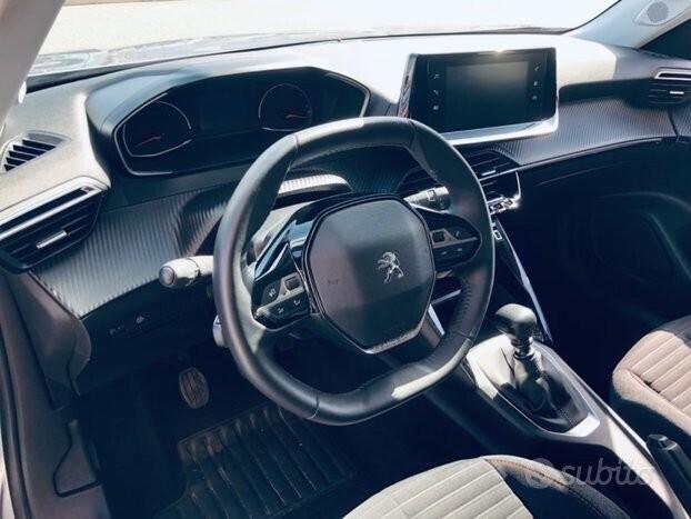 Peugeot 2008 1.2 100 cv S&S 33MILA KM