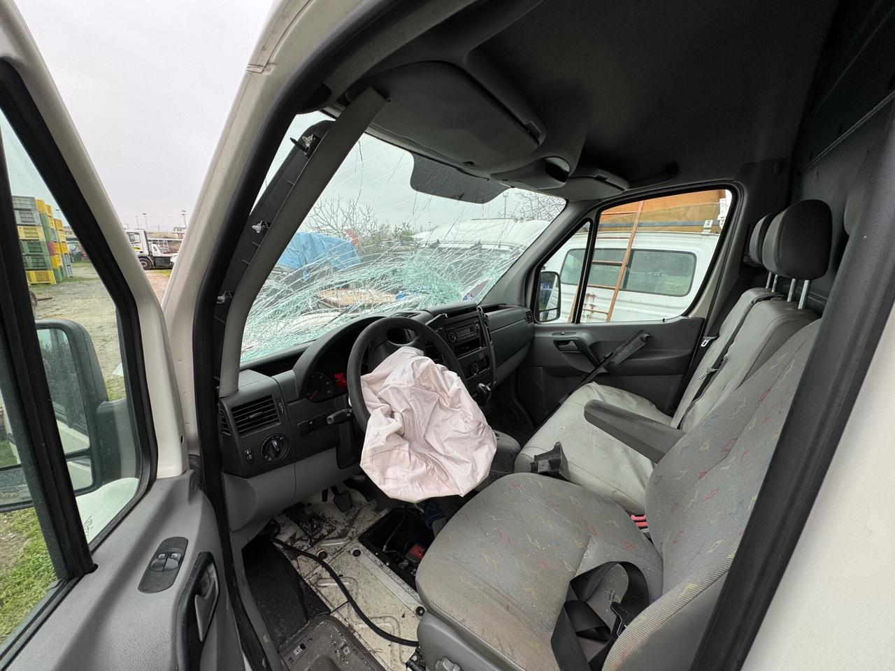 VOLKSWAGEN CRAFTER 163 CV CV PL Furgone