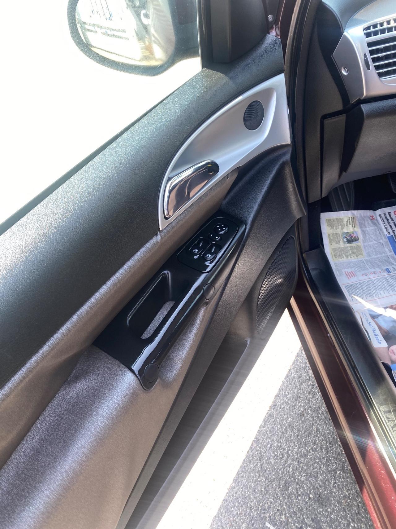 Lancia Ypsilon 1.3 MJT 75 CV Argento