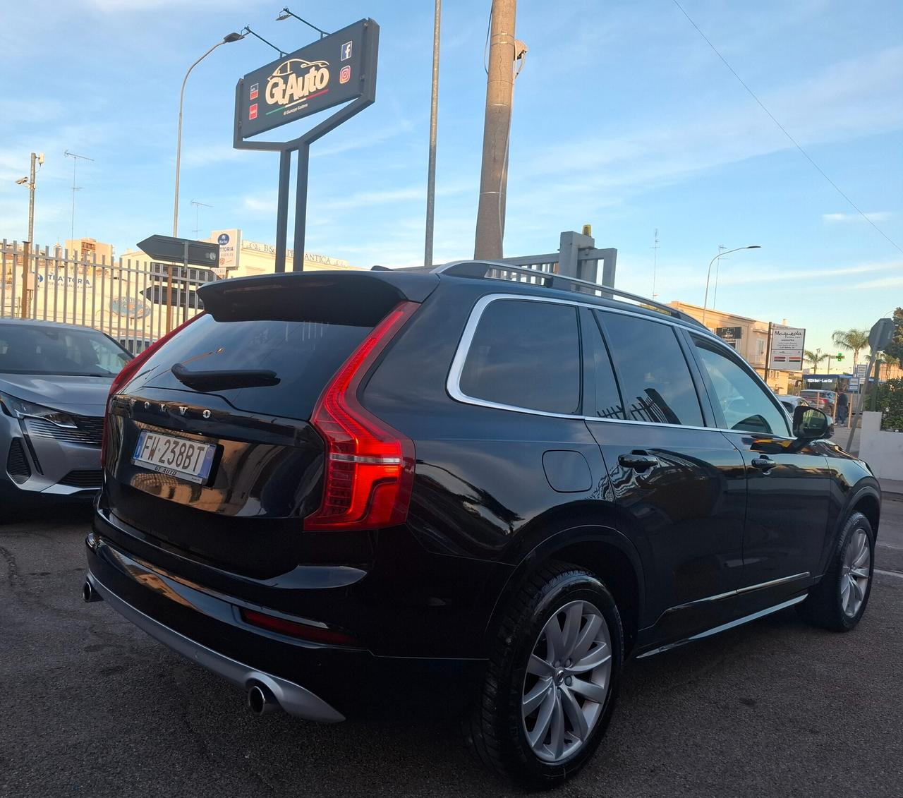 Volvo XC 90 XC90 D5 AWD Geartronic 7 posti Momentum