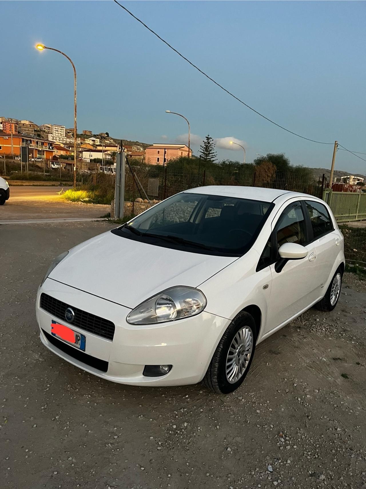 Fiat Grande Punto Grande Punto 1.3 MJT 75 CV con gancio traino