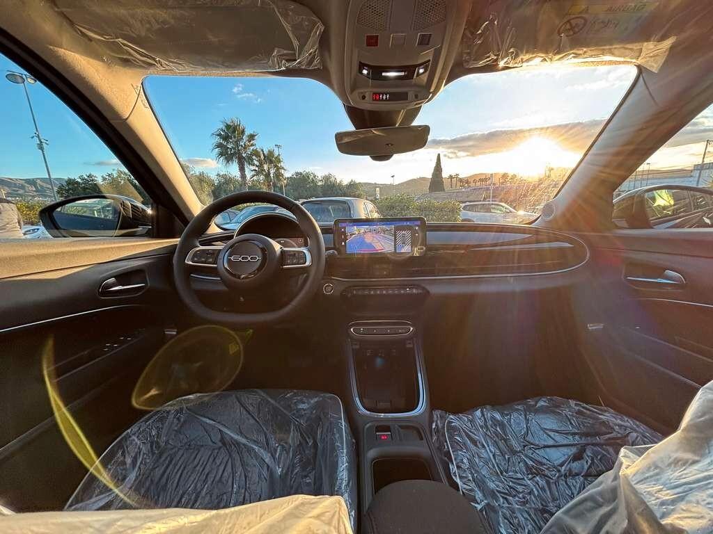 Fiat 600 Hybrid 110 CV DCT MHEV Icon 2025 KM 0 IVA ESPOSTA Tua a soli 209 Euro al mese