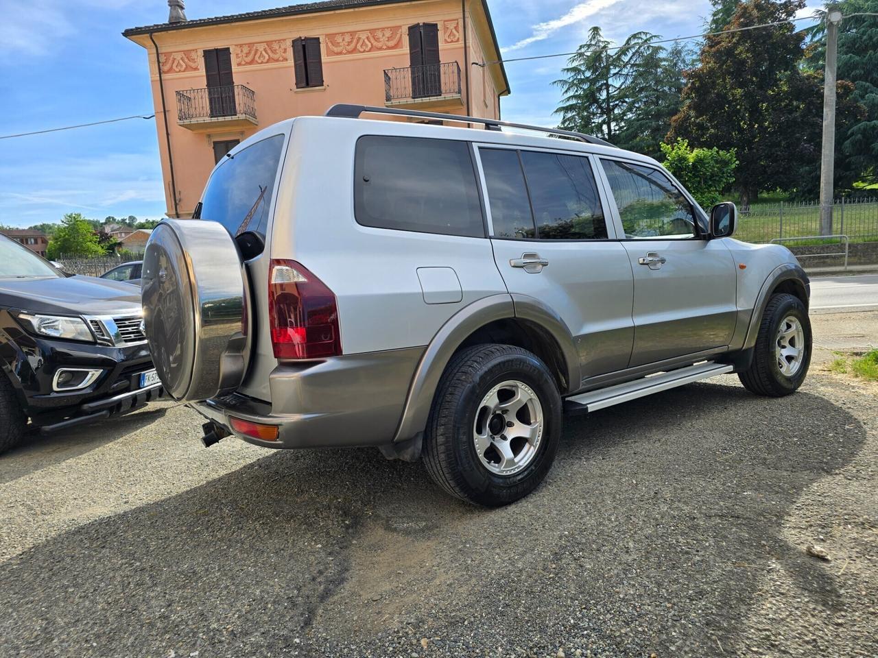 Mitsubishi Pajero 3.2 DID WAGON GLS 7 POSTI