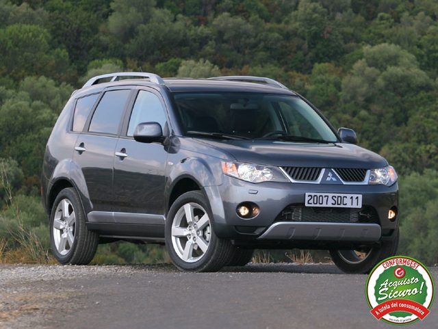 MITSUBISHI Outlander 2.0 DI-D Instyle 7 p.ti DPF