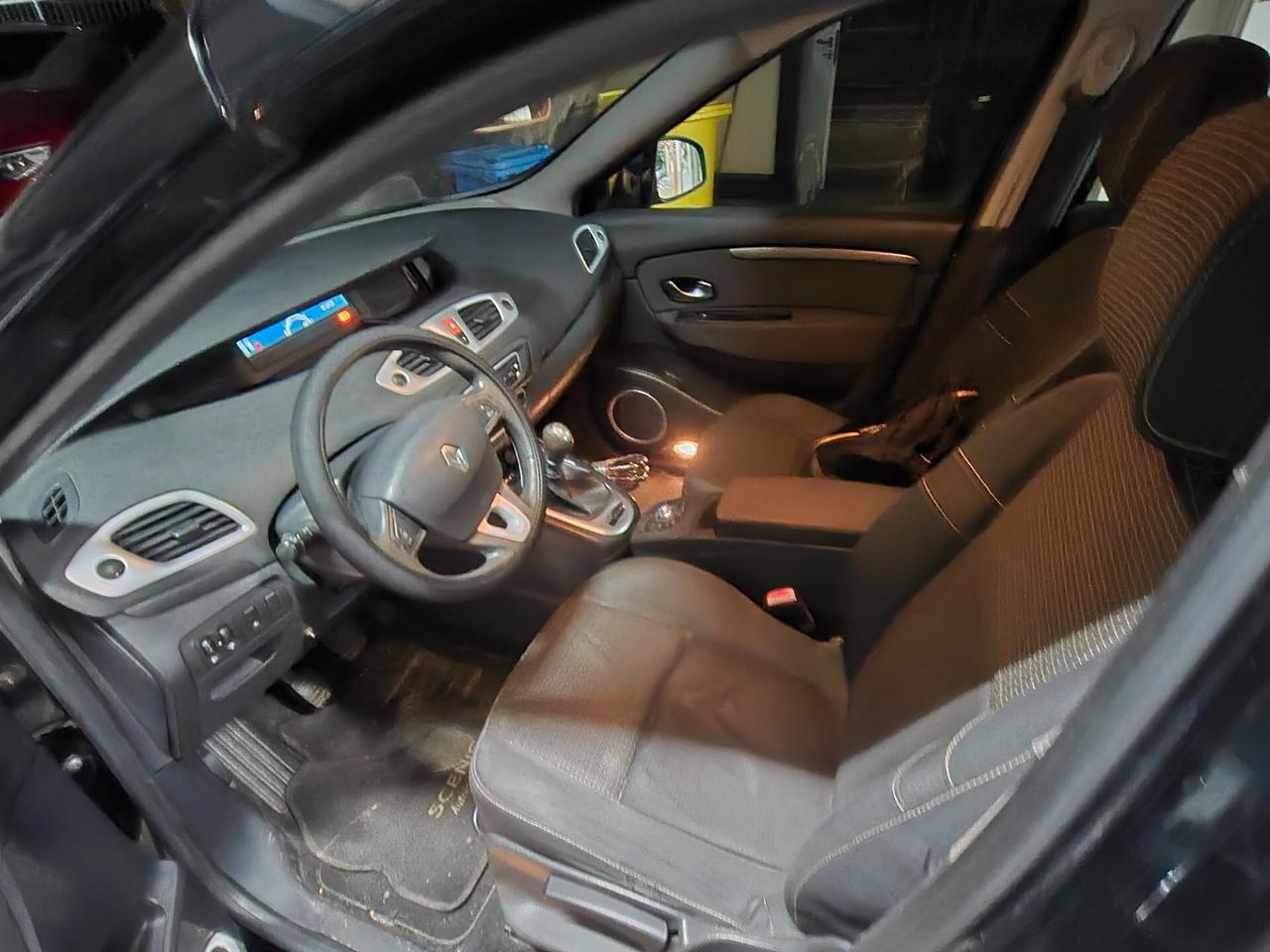 Renault Scenic Scénic X-Mod 1.5 dCi 110CV Attractive