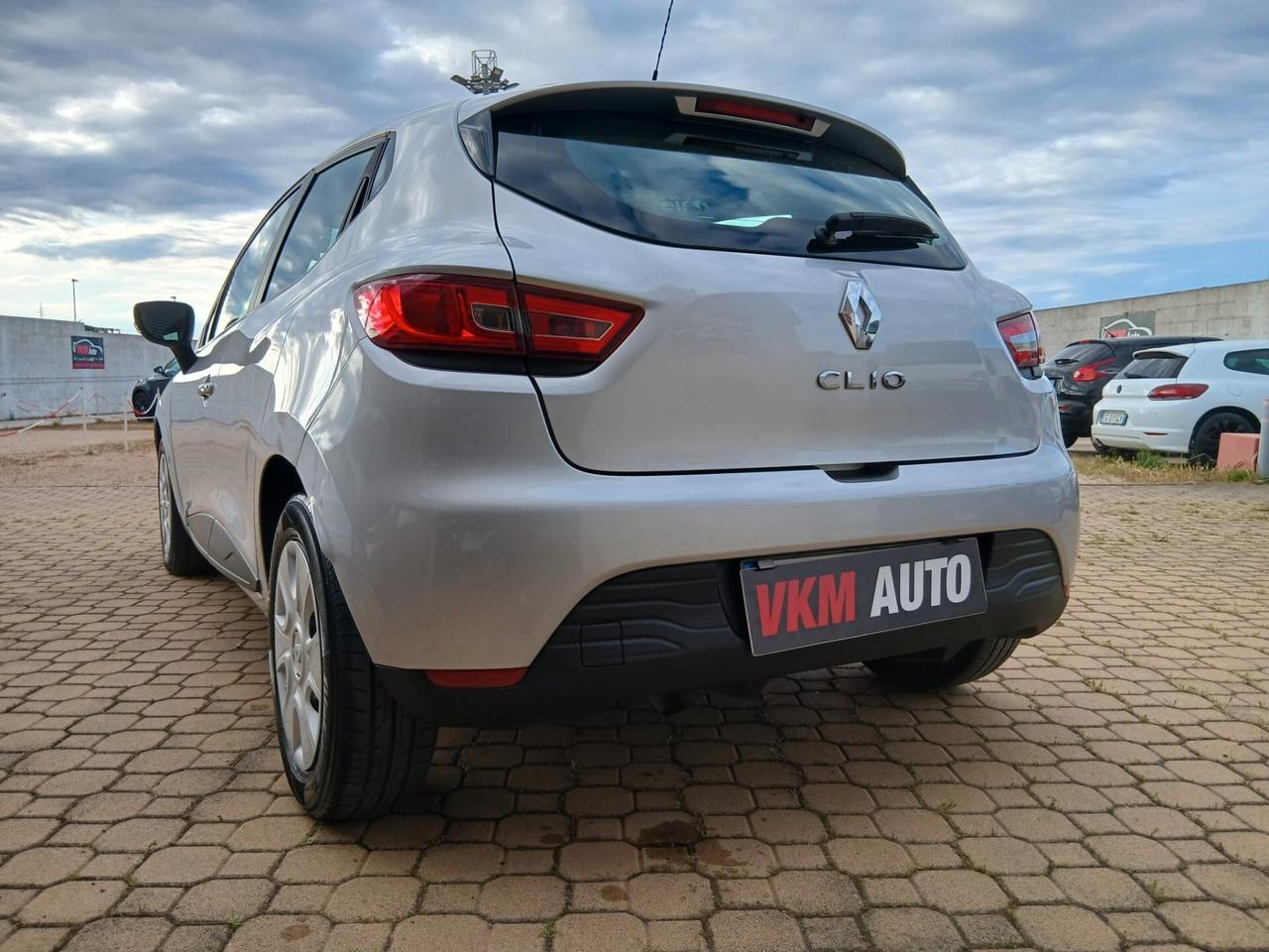 Renault Clio 1.2 BENZINA 74CV NEOPATENTATI