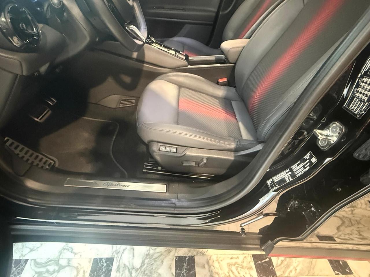 Alfa Romeo Junior 1.2 136 CV Hybrid eDCT6 Speciale