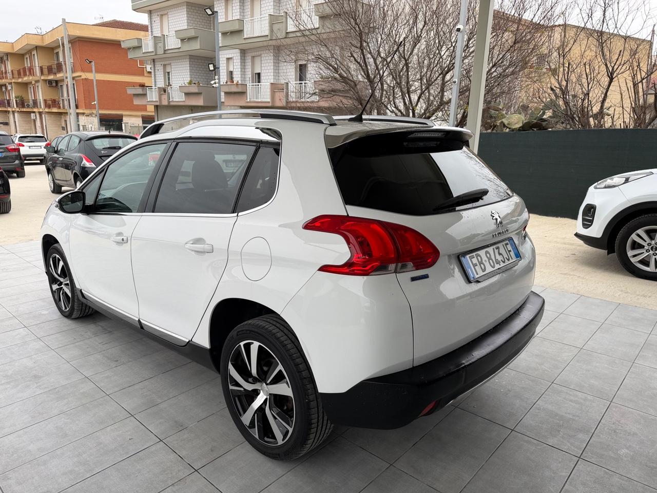 Peugeot 2008 BlueHDi 100 Allure