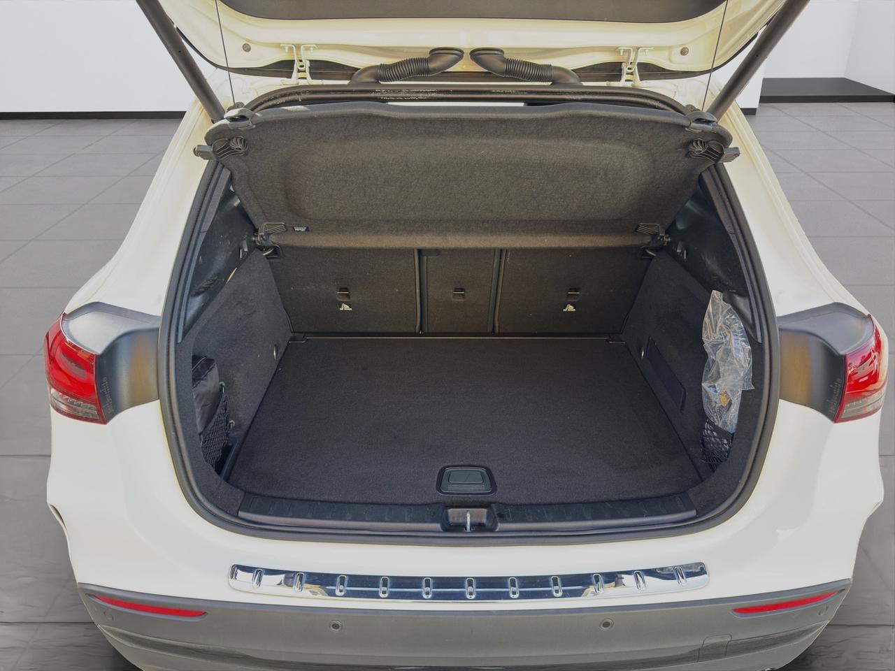 MERCEDES-BENZ GLA 180 d AUTOMATIC. PREMIUM AMG -MY23