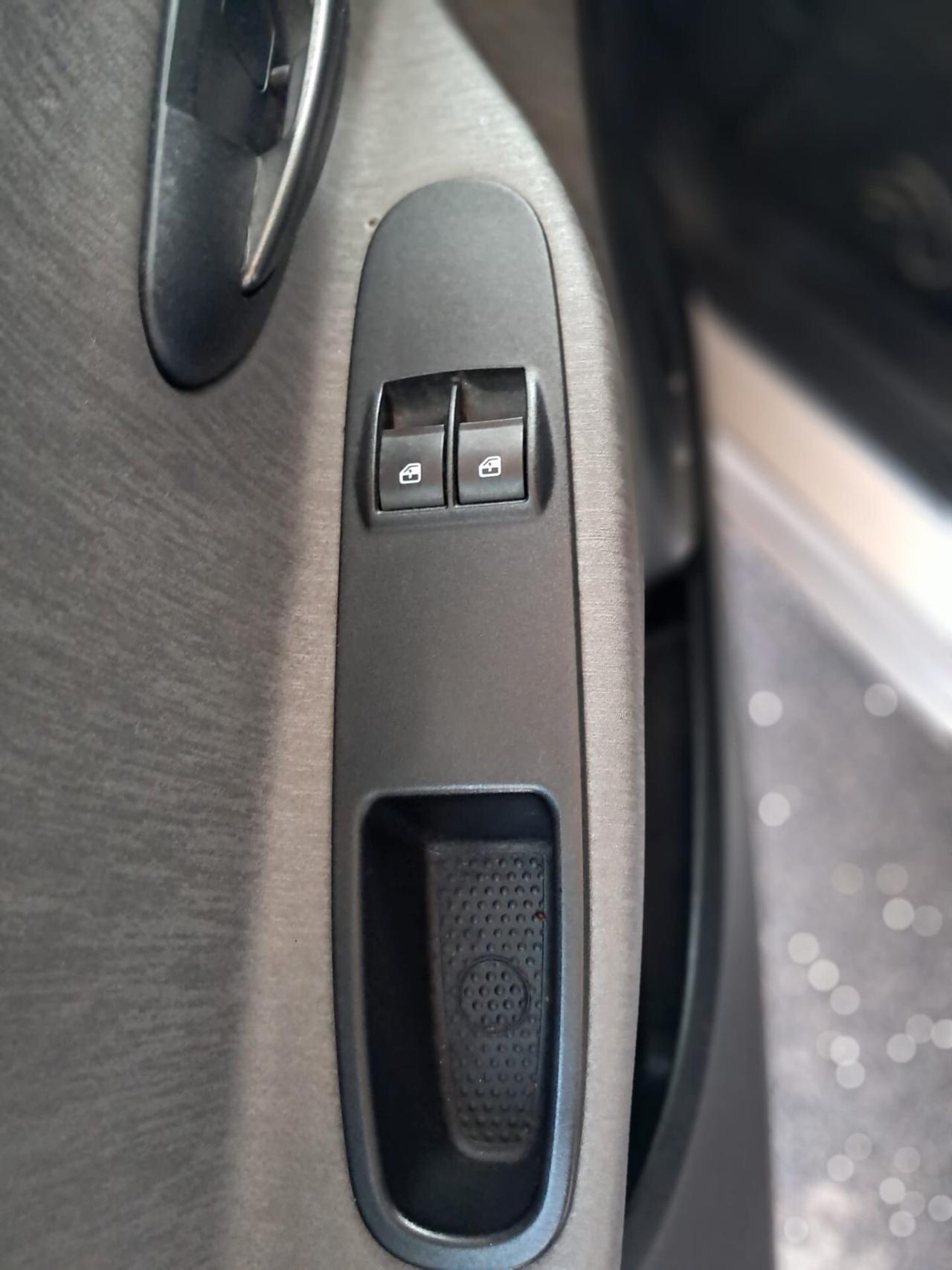 Lancia Ypsilon 1.2 69 CV 5 porte Silver