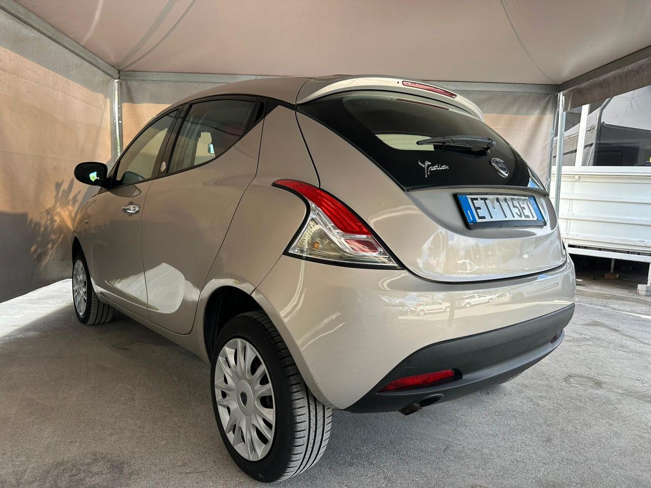Lancia Ypsilon 0.9 Twinair 85 CV 5P Metano Ecochic Gold