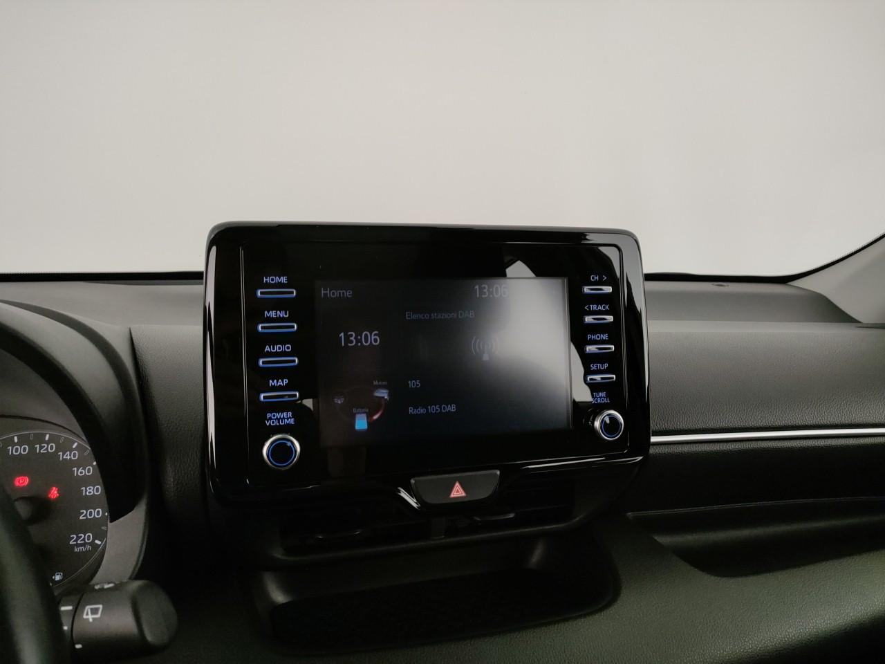 TOYOTA Yaris 1.5h Business