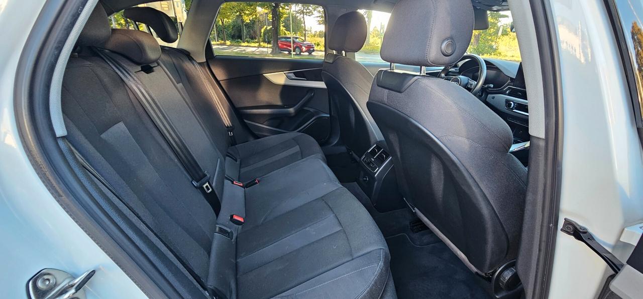 Audi A4 Avant 40 TDI quattro S tronic S Line