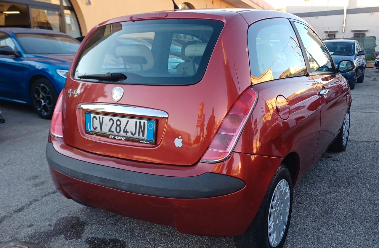 Lancia Ypsilon 1.2 16V Oro