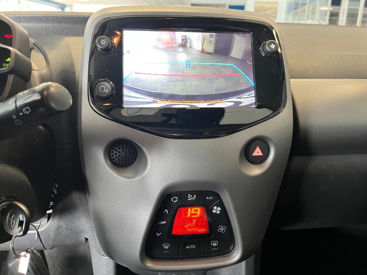 Toyota Aygo Connect 1.0 VVT-i 72 CV 5 porte x-clusiv