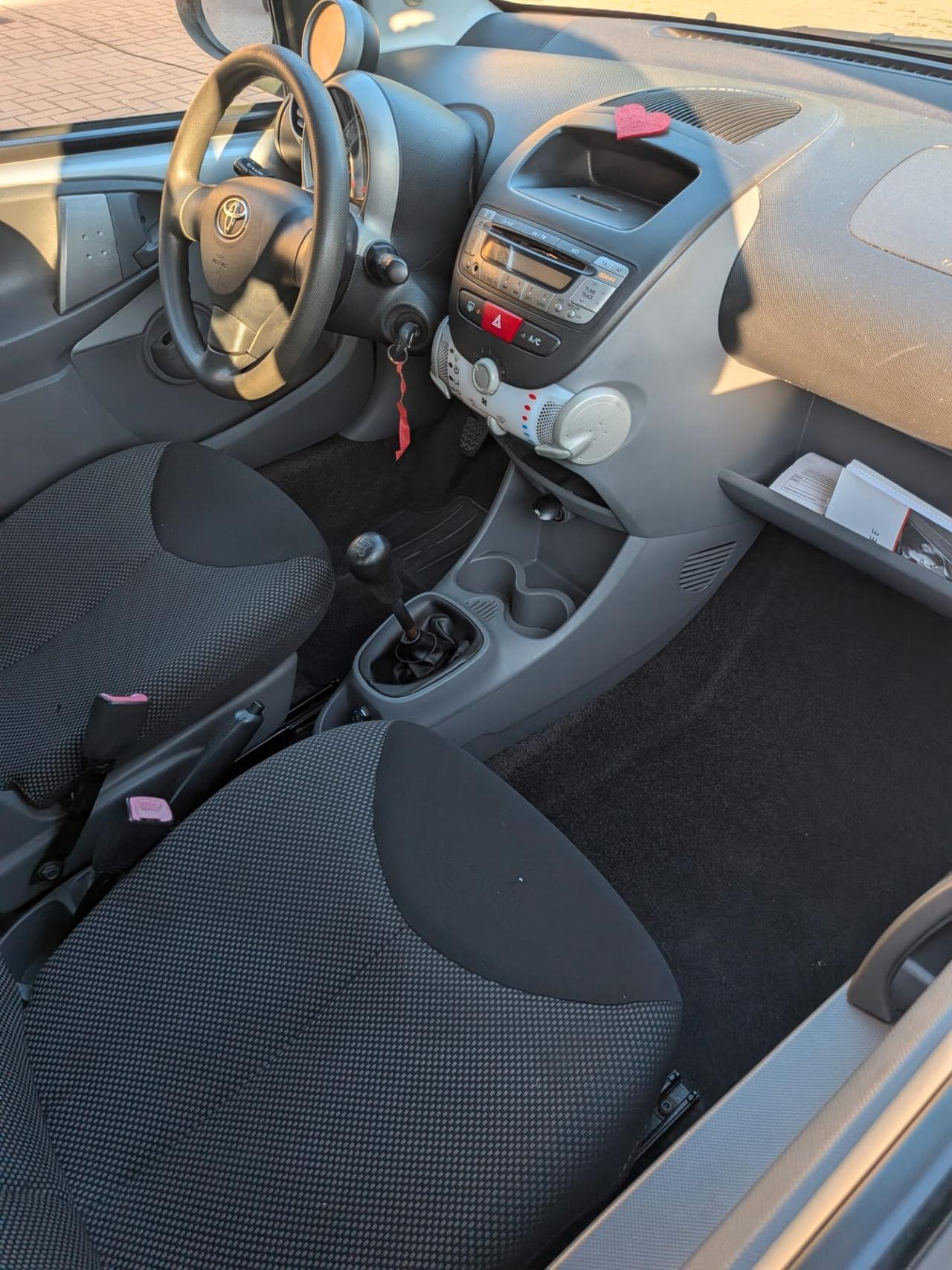 Toyota Aygo 1.0 12V VVT-i 5 porte Sol
