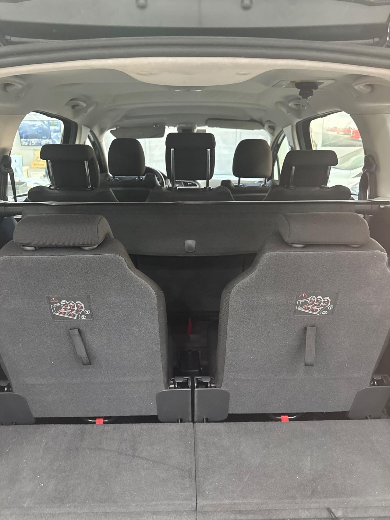 Peugeot 5008 1.6 hdi 2012 7 posti nuova