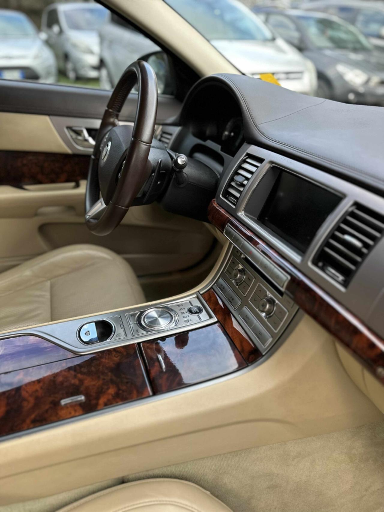 Jaguar XF 3.0 V6 PREMIUM LUXURY KMCERT GARANZ UNICOPR