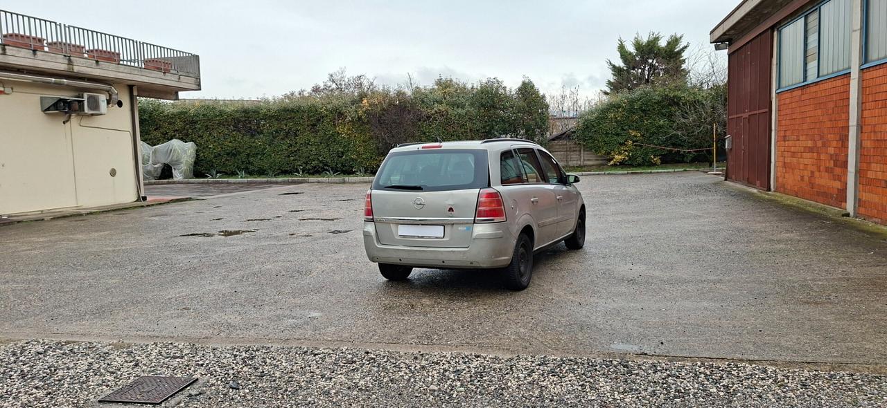 Opel Zafira 1.6 CON IMPIANTO A METANO 7 POSTI