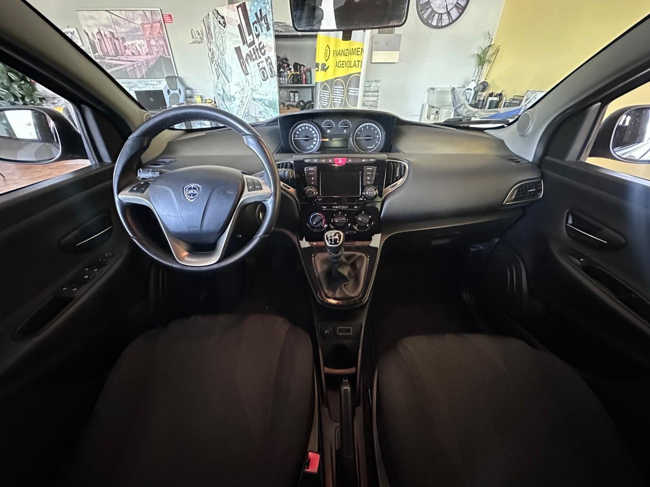Lancia Ypsilon 1.2benz. Platinum 76.000km