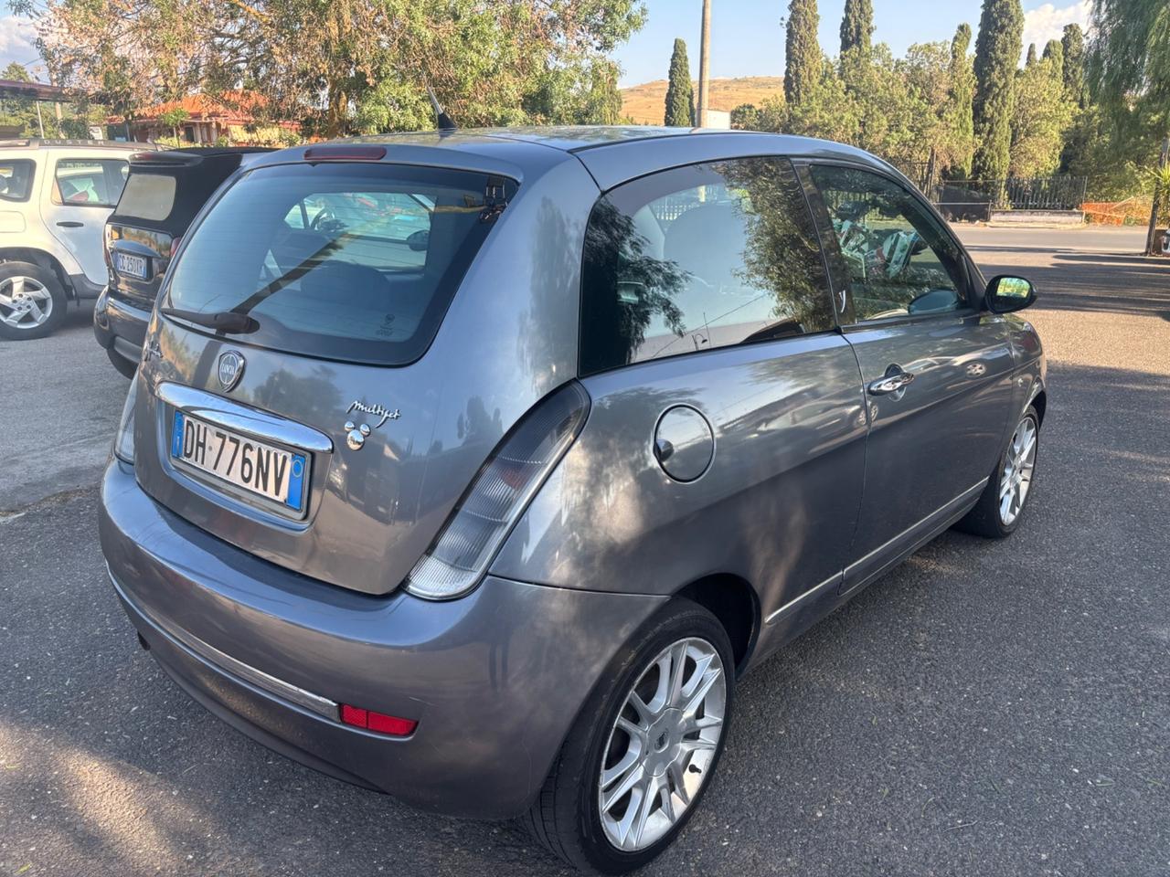 Lancia Ypsilon 1.3 MJT 75 CV Platino