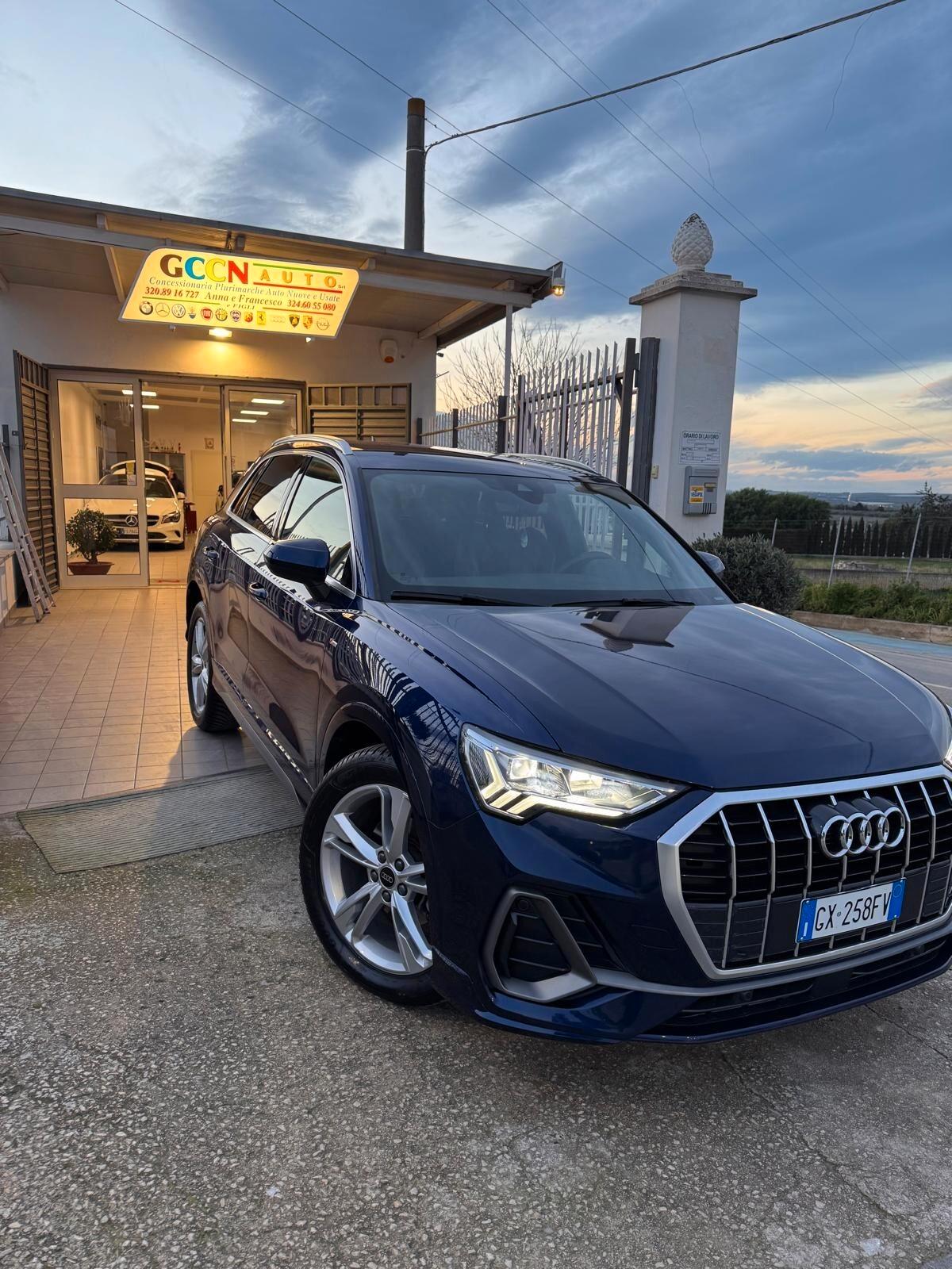 Audi Q3 35 TDI S tronic Identity Black