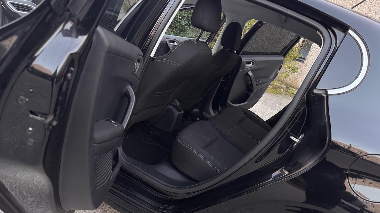 Peugeot 208 PureTech 82 5p. GPL Allure ok neo patentati