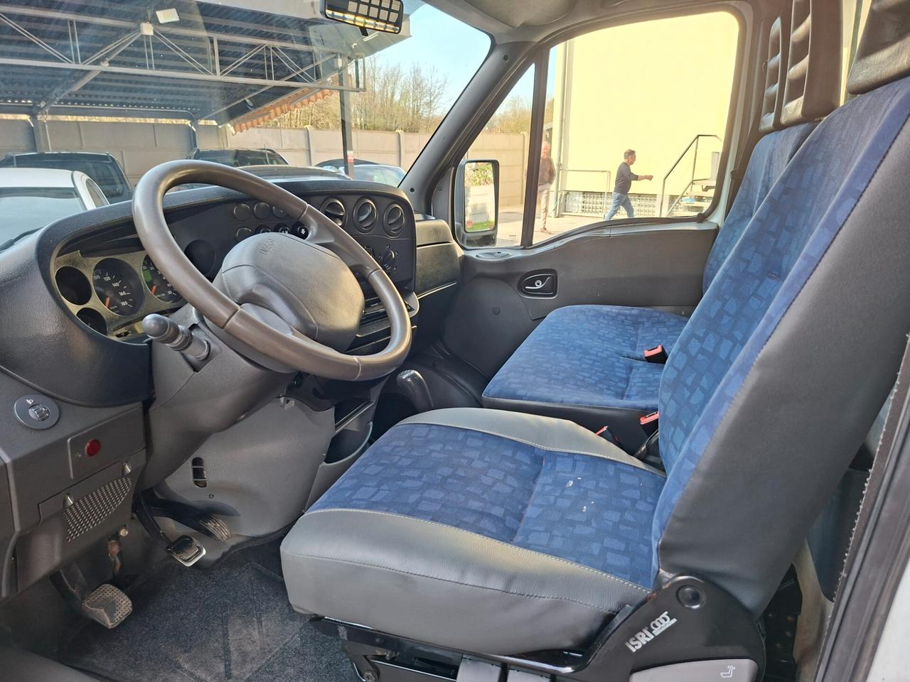 Iveco daily 35 -10 triribaltabile con aria condizionata