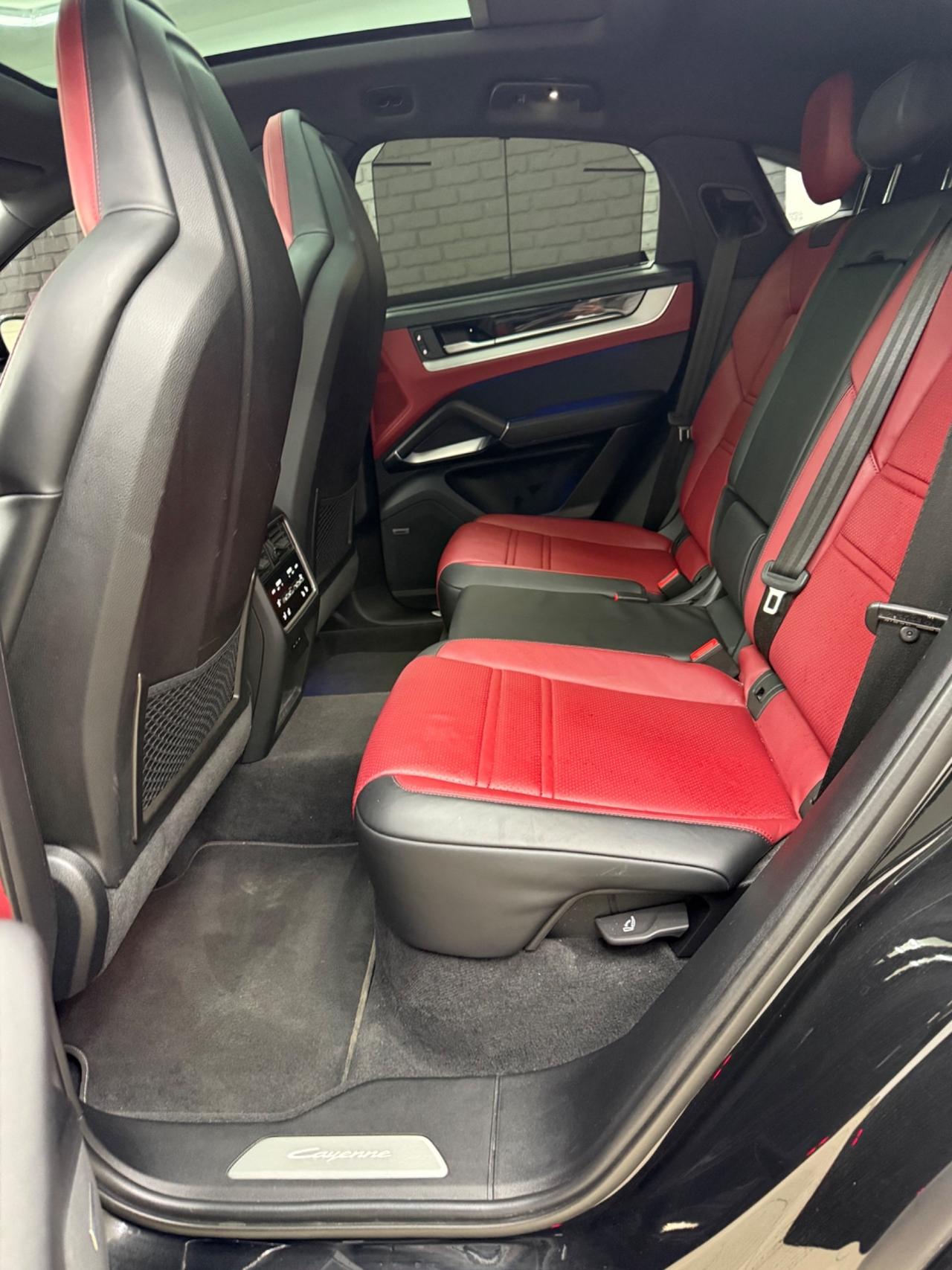 Porsche Cayenne Coupé 3.0 V6 E-Hybrid ITA STRAFULL