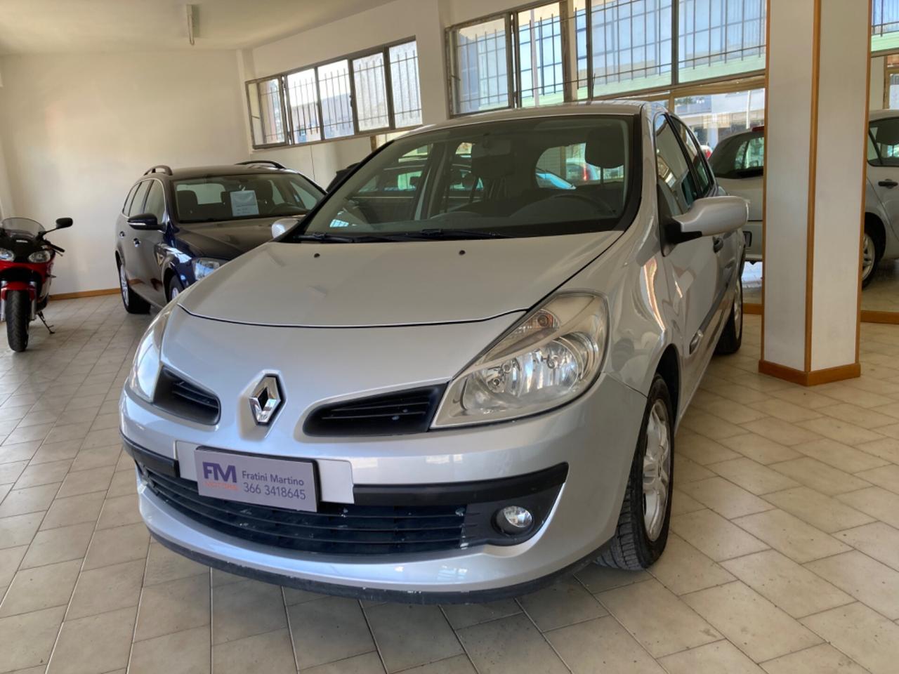 Renault Clio 1200 16 v benzina più gpl e neopatentati