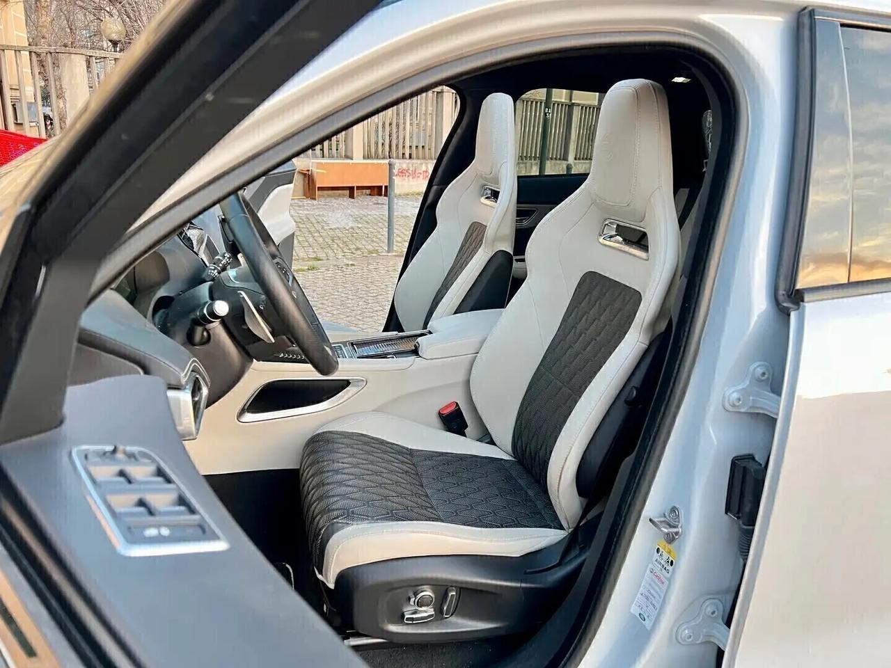 Jaguar F-Pace 5.0 V8 550 CV AWD aut. SVR