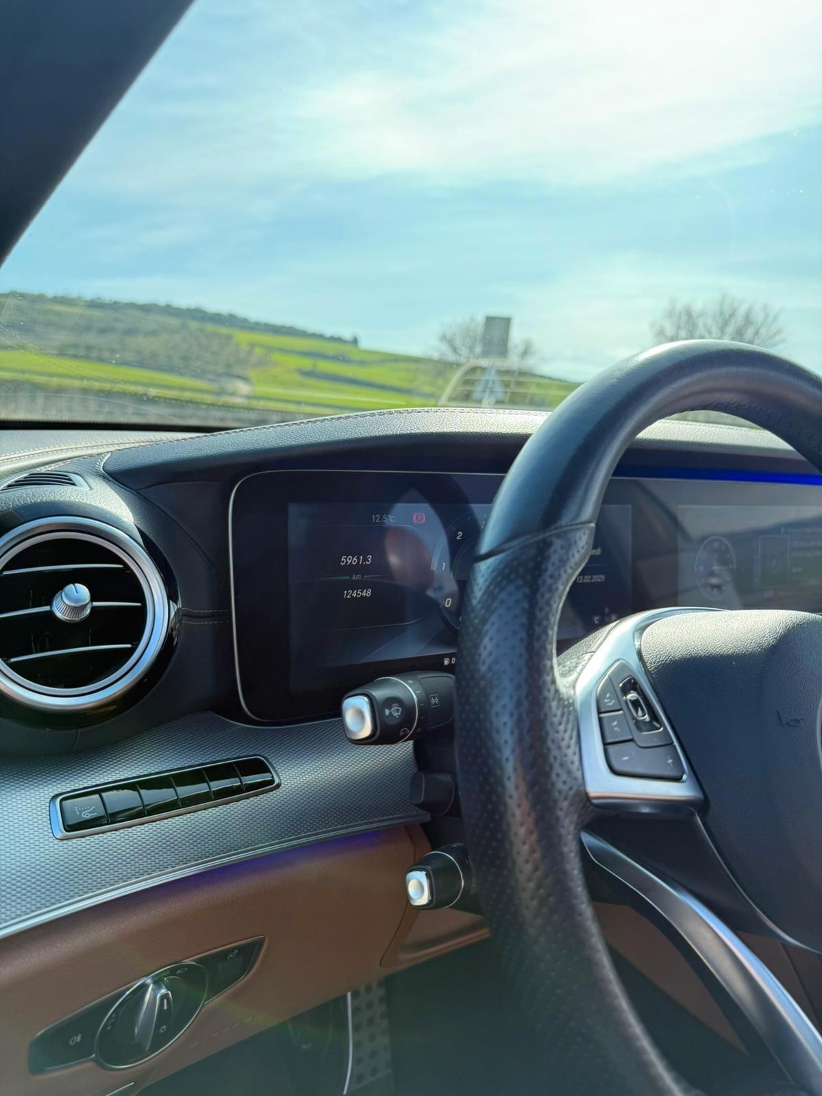 Mercedes-benz E 220 d Auto Premium Plus