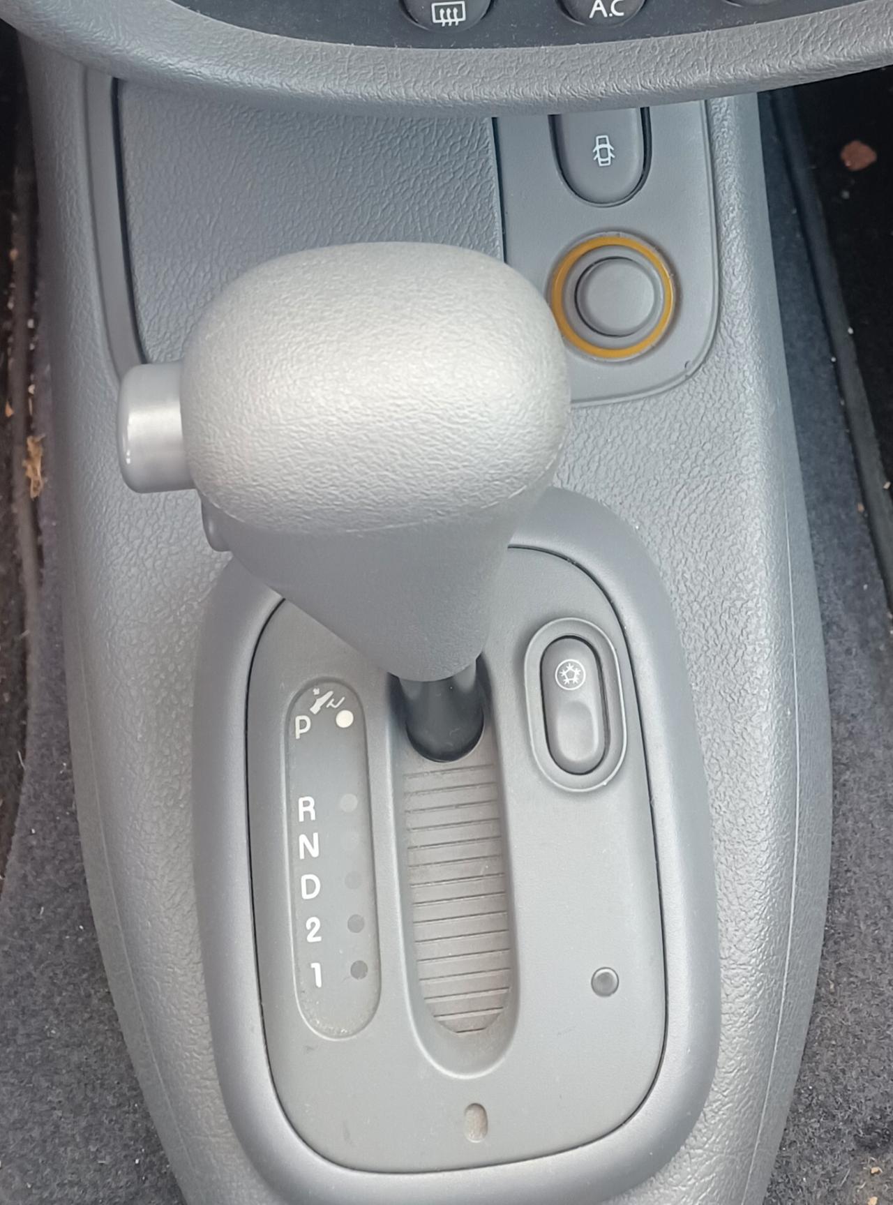 Renault Clio AUTOMATICA SOLO 30000 KM!!!!!