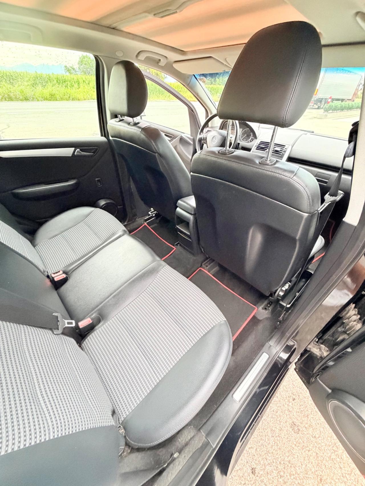 Mercedes-benz A 150 BlueEFFICIENCY Coupé Avantgarde