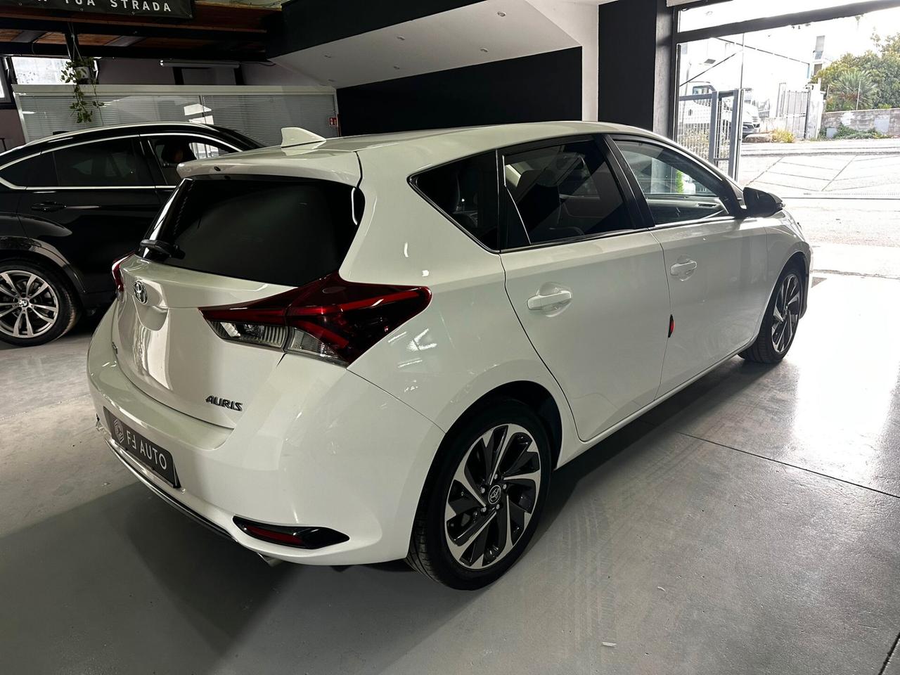 Toyota Auris 1.6 D-4D Lounge
