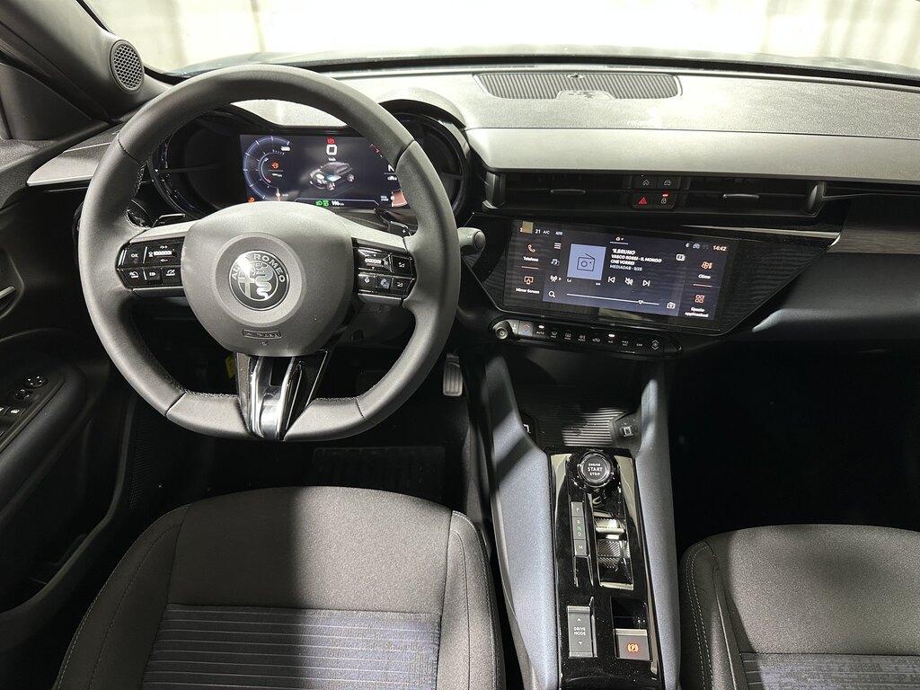 Alfa Romeo Junior 1.2 ibrida 136cv edct6