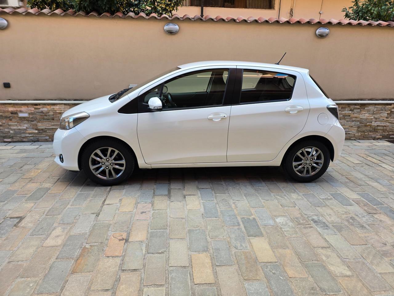 Toyota Yaris 1.0 70 cv Lounge