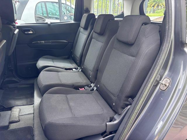 PEUGEOT 5008 1.6 HDi 112CV Business