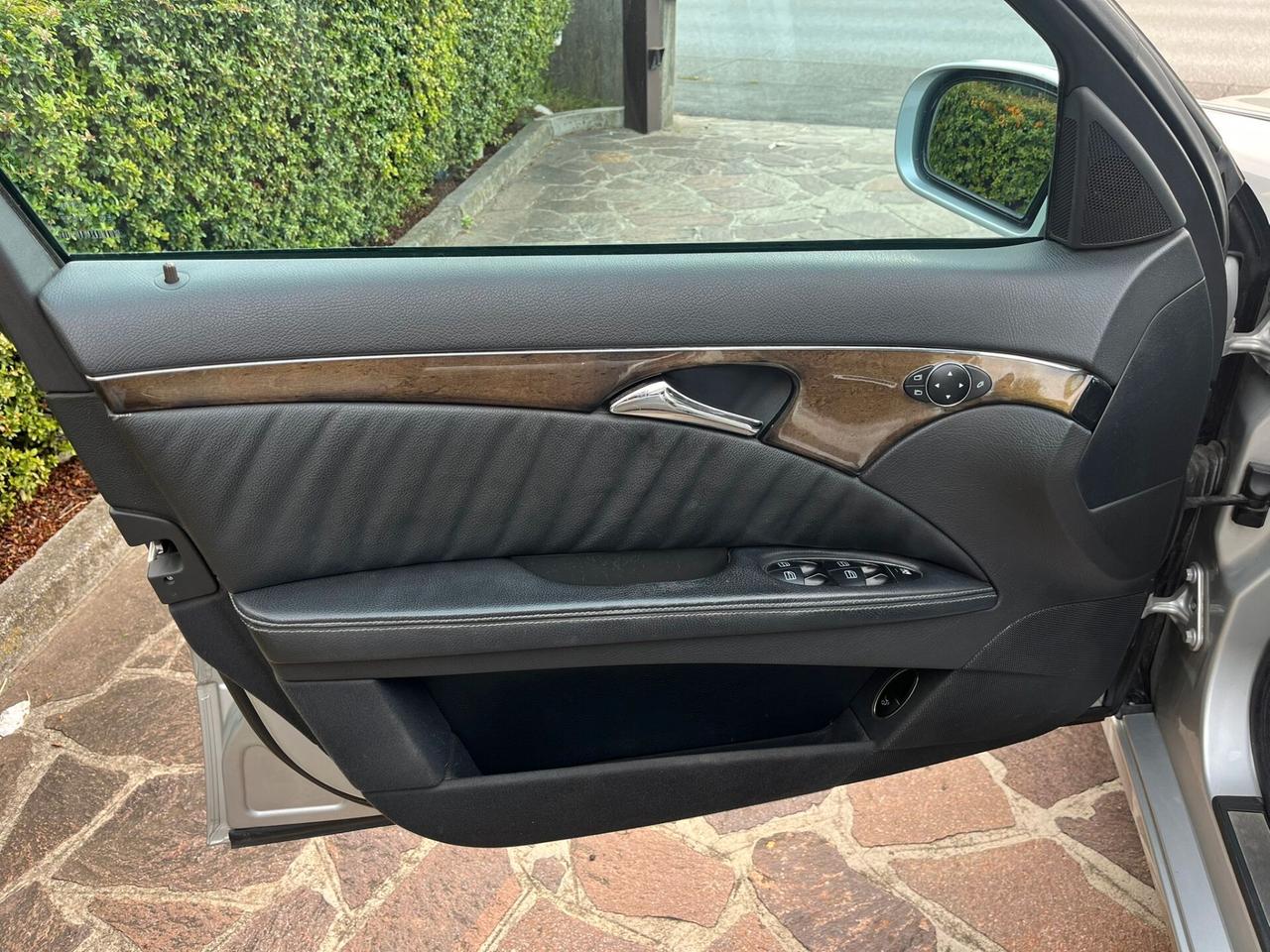 Mercedes-benz E 270 CDI cat Elegance