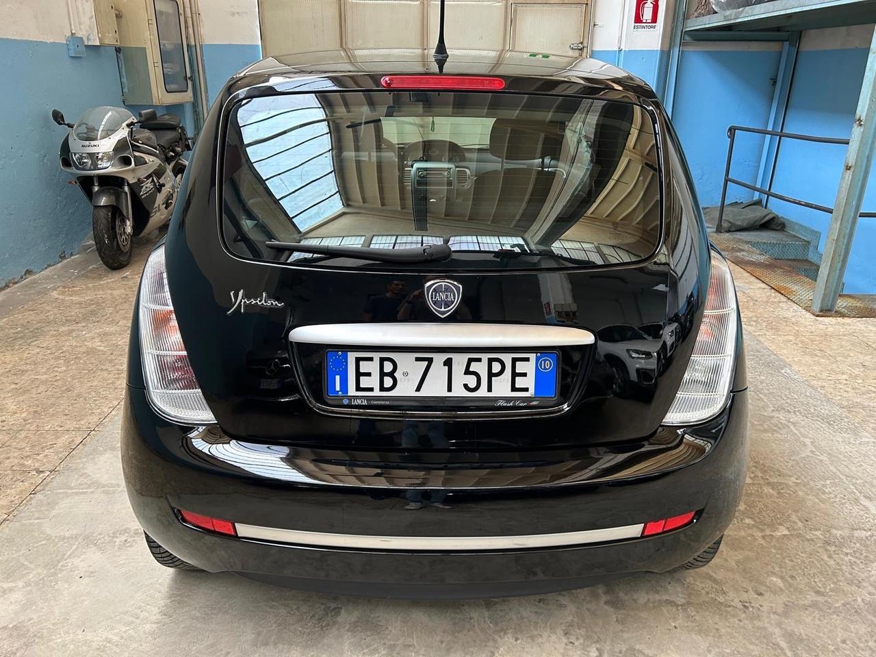 Lancia Ypsilon 1.2 Argento