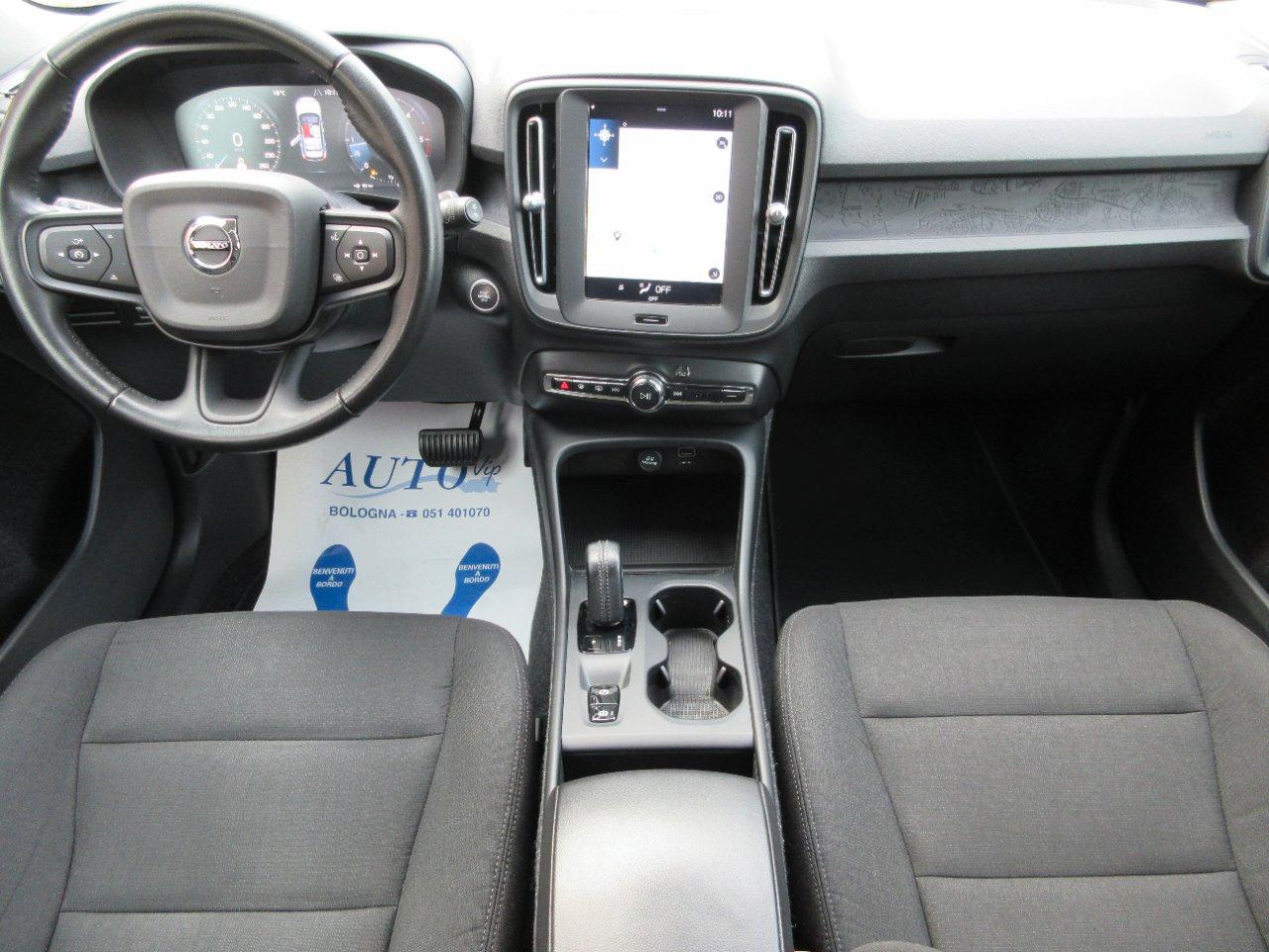Volvo XC40 2.0 d3 Momentum Core auto