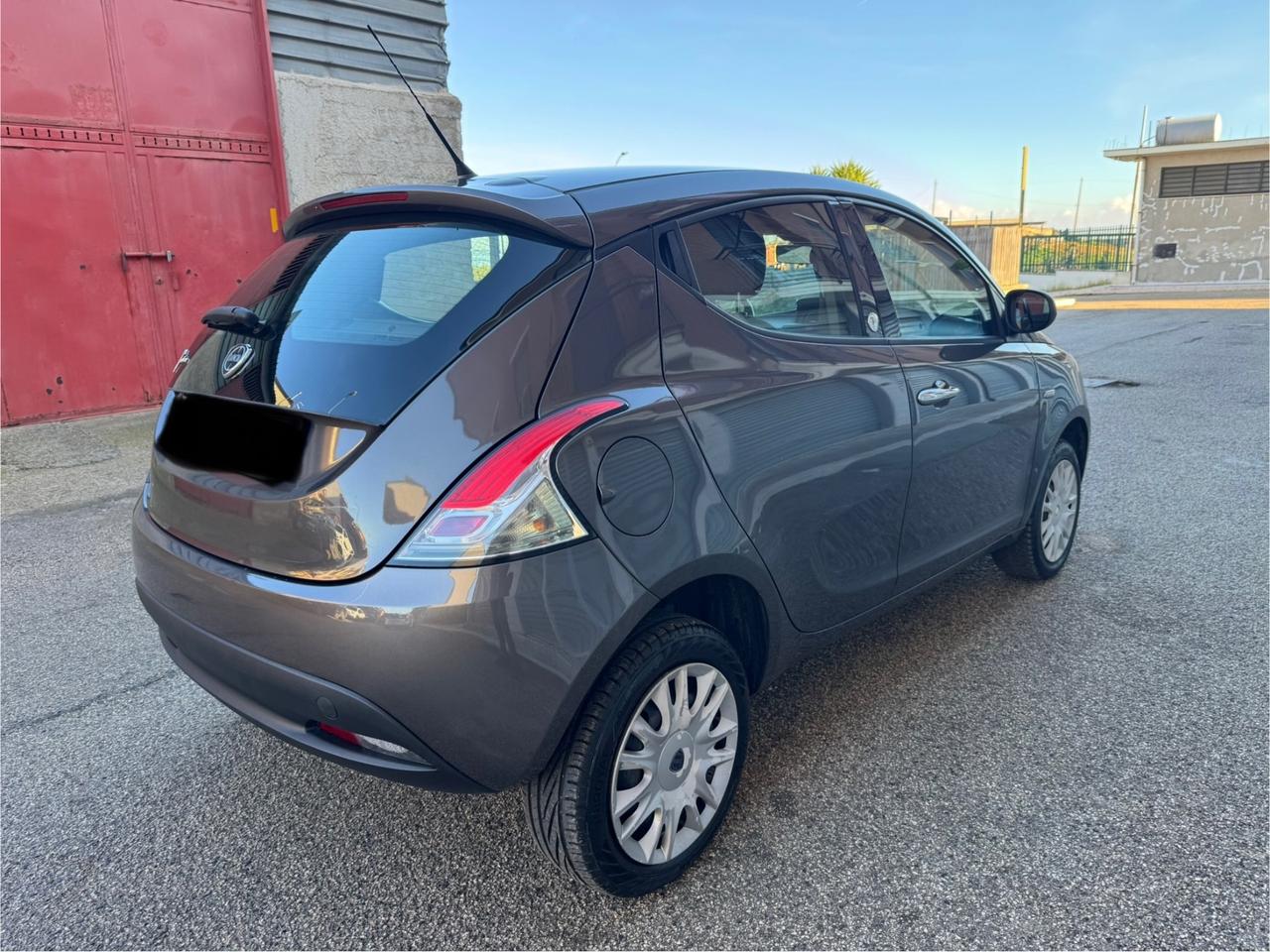 Lancia Ypsilon 0.9 TwinAir 85 CV 5 porte Metano Ecochic Gold