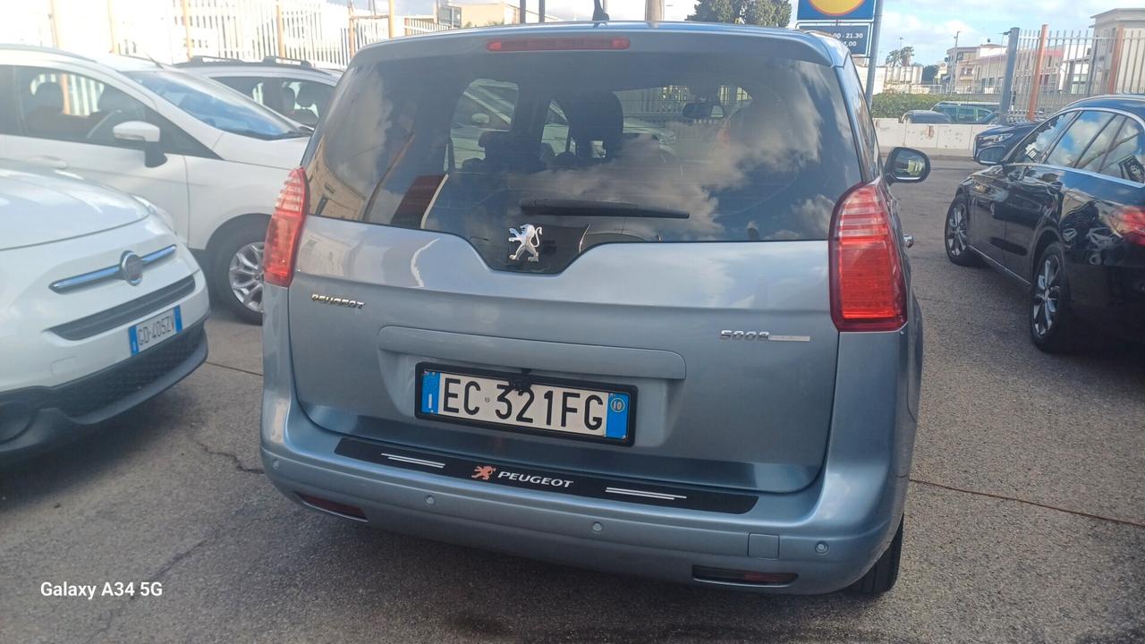 Peugeot 5008 1.6 HDi 112CV Premium